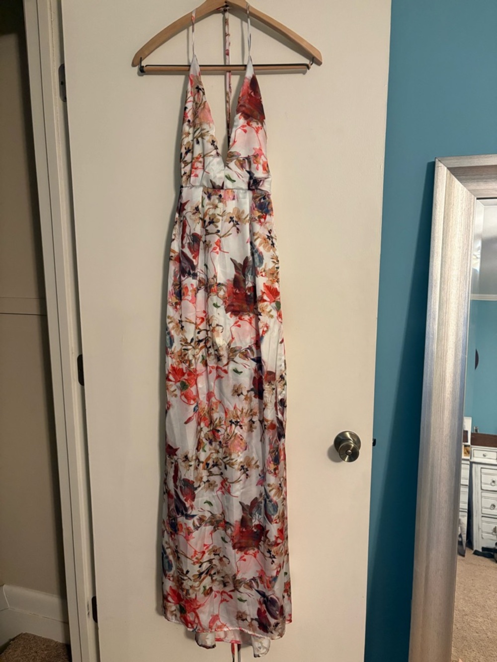 Lulu's White Floral Backless Maxi Dress